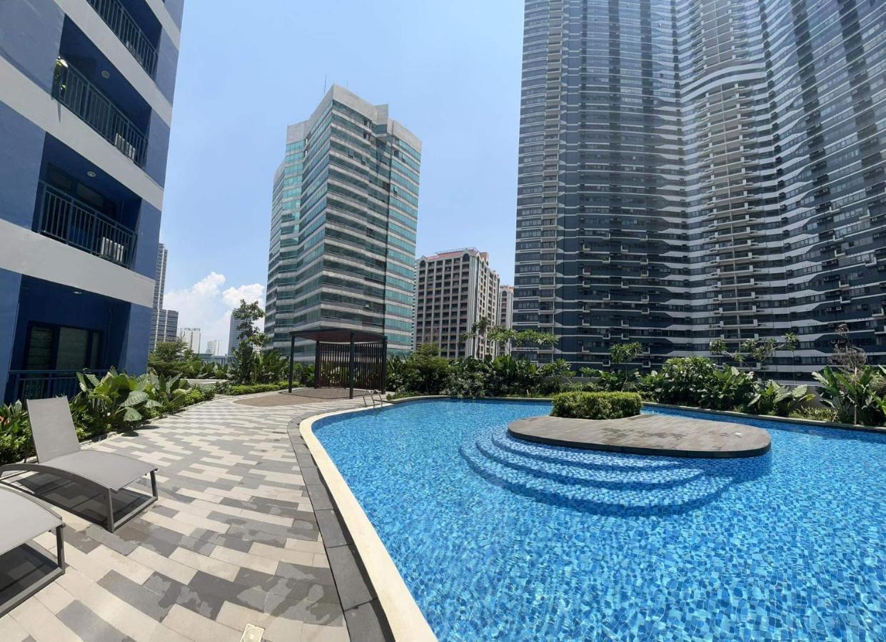 Homey 1 Bedroom Unit At Air Residences Makati City Kültér fotó